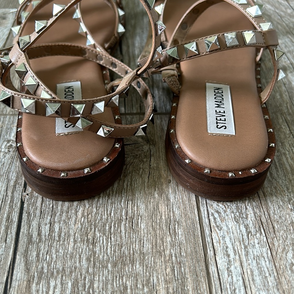 Steve Madden travel studded sandal tan-silver sz 9 LN - Picture 4 of 4